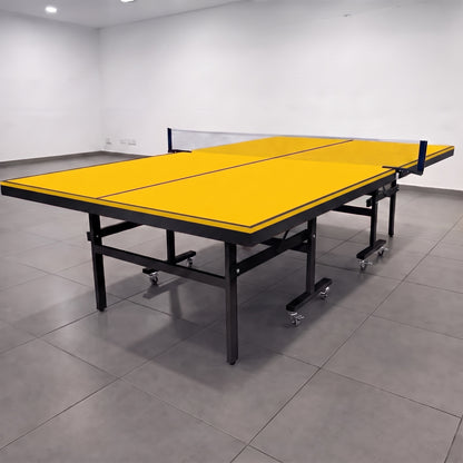 Color: Amarillo y negro — Mesa de ping pong LORBAN amarillo y negro en posición de juego