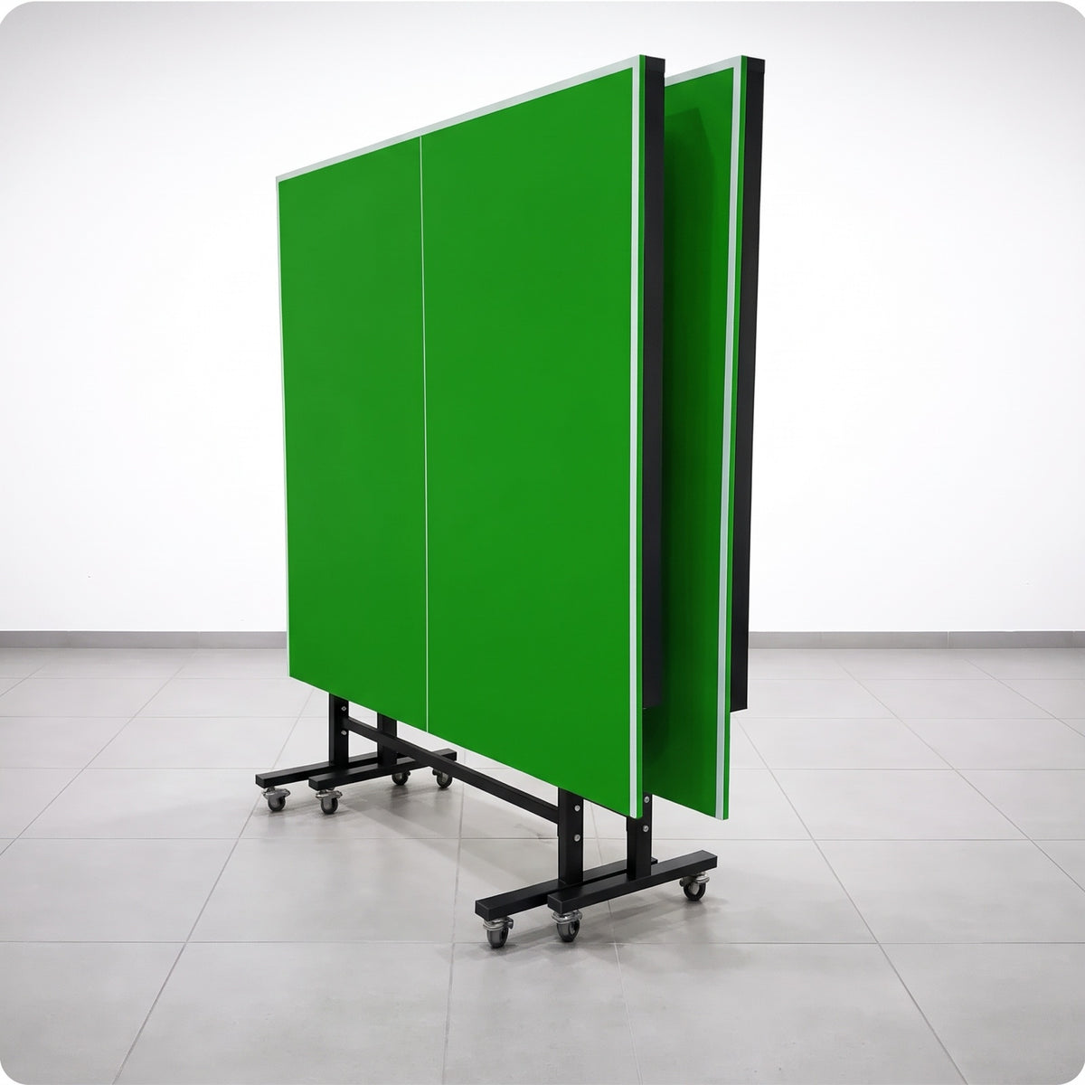 Color: Verde y blanco — Mesa de ping pong LORBAN verde y blanco plegada